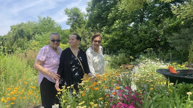 CenterLight Flushing participants at the Queens Botanical Garden.