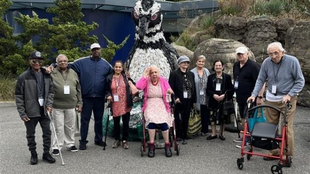 CenterLight Healthcare PACE participants took a fun trip to the aquarium.